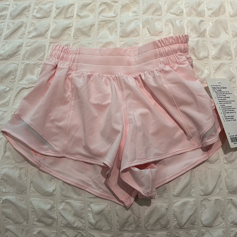 Lululemon Hotty Hot Low-Rise Lined Short 2.5” - Picture 5 of 6